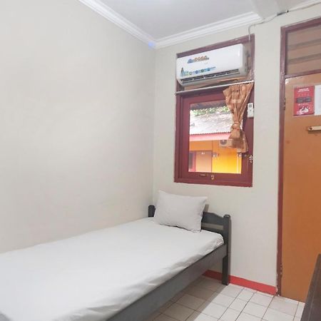 Hotel Oyo Life 3034 Taman Melati Depok Exterior foto