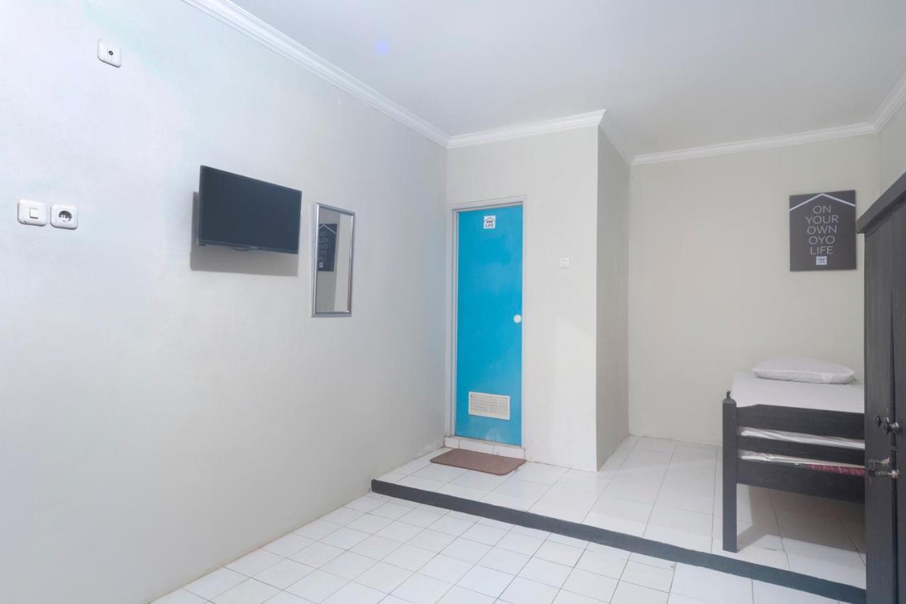 Hotel Oyo Life 3034 Taman Melati Depok Exterior foto